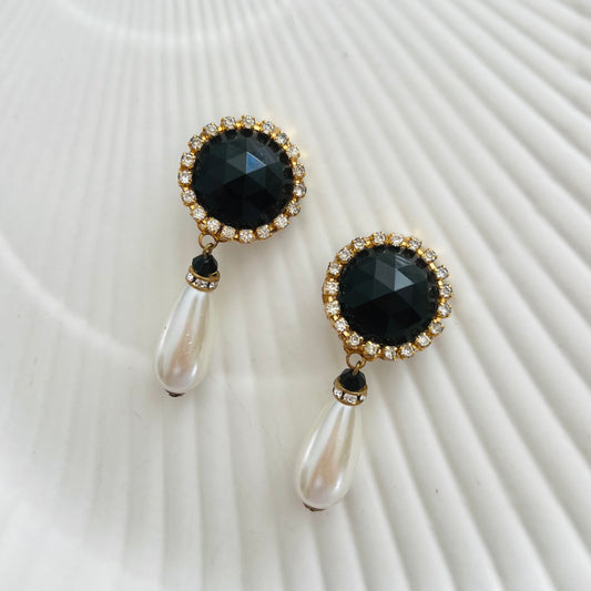 Vintage Clip-On Earrings / Gold & Black Dangle Earrings / Retro Jewelry / Dangling Pear Tear Drop Shape Jewelry