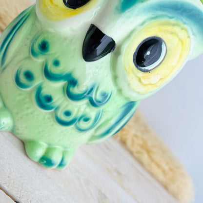 Vintage Owl Cookie Jar / Green Retro Ceramic Owl Kitchen Decor / Adorable Kitschy Storage Jar